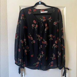 JustFab Black and Red Blouse Elegant Top